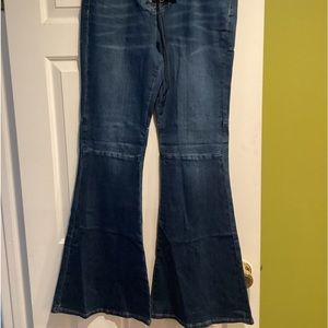 Bellbottoms jeans